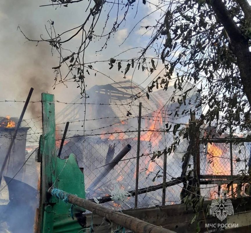 Пожарные МЧС России ликвидировали возгорание в Нижнем Новгороде