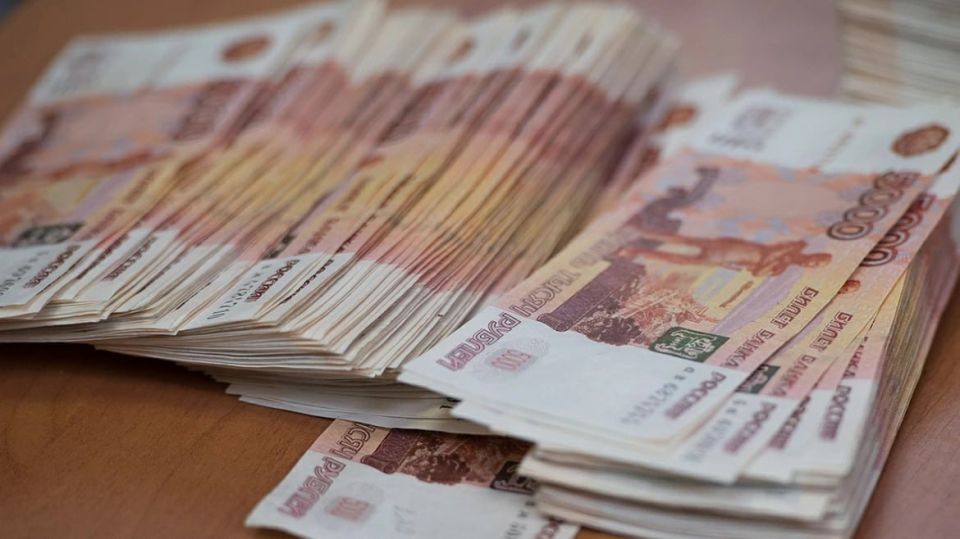 Нижегородка лишилась почти 3,5 млн рублей, пытаясь спасти их от мошенников