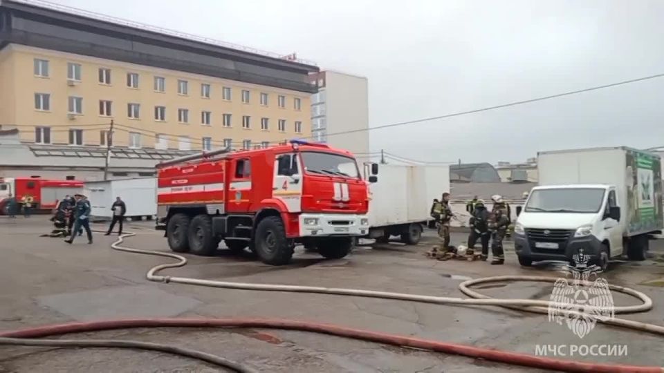 Спасатель погиб при тушении пожара в Нижнем
