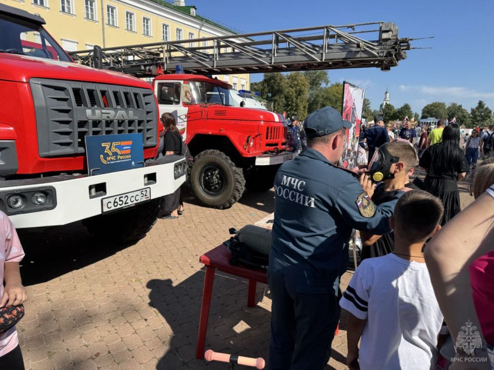 Погружение в профессию героя: &quot;Парад профессий&quot; состоялся в Выксе!