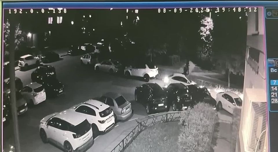 Ребёнок на самокате попал под колёса автомобиля в ЖК &quot;Цветы&quot;