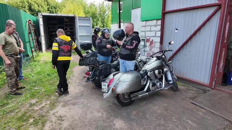 &quot;Мы готовим мототехнику под конкретные нужды бойцов&quot;: &quot;Ночные волки&quot; из Городца помогают военным спецоперации