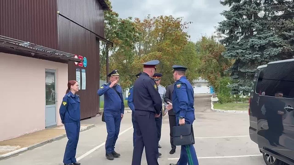 Сегодня прокурор Нижегородской области Андрей Травкин совместно с начальником ГУФСИН России по региону Виктором Брантом посетили исправительную колонию № 2, расположенную в Автозаводском районе г. Нижнего Новгорода. В данной...