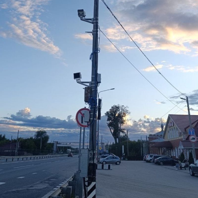 В Володарском районе, в Мячково на #трассаМ7, заработала новая камера, способная определять водителя с телефоном в руках