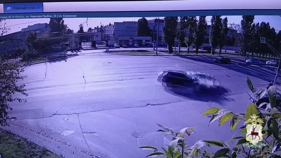 Появилось видео с места смертельного ДТП на пересечении улиц Новикова-Прибоя и Кировской