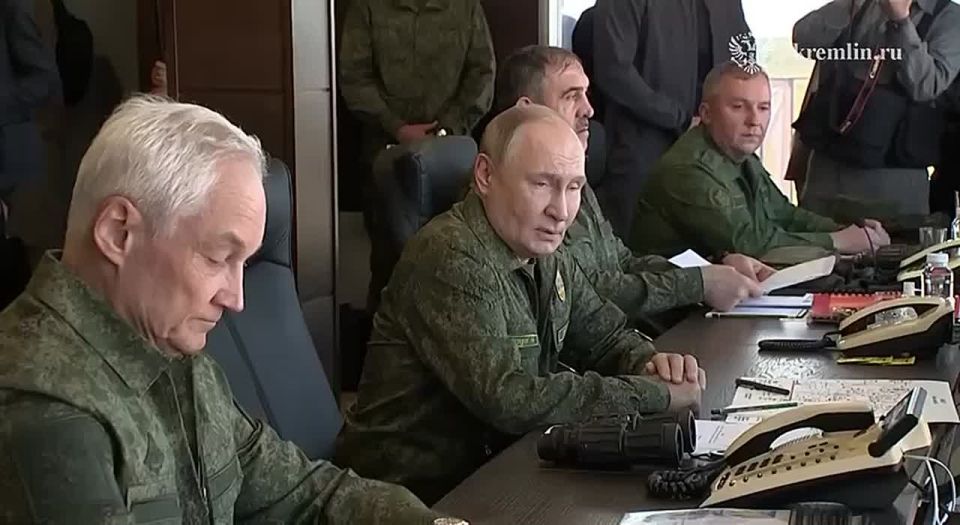 Владимир Путин посетил полигон Мулино в Нижегородской области, где наблюдал за активной фазой совместного стратегического учения «Запад-2025»
