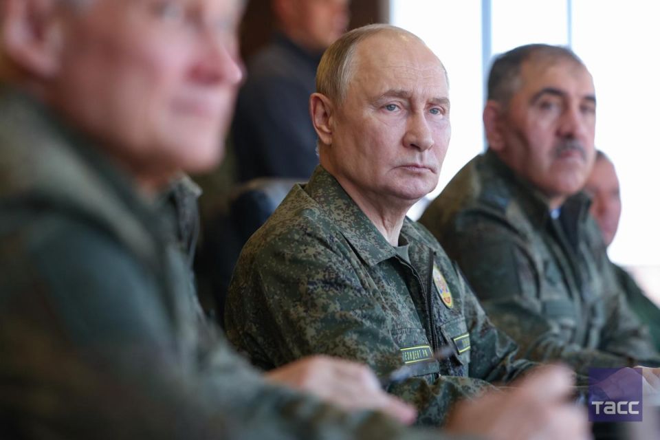 Путин, Белоусов и Евкуров на полигоне &quot;Мулино&quot; в Нижегородской области, где развернулась основная фаза учений &quot;Запад-2025&quot;