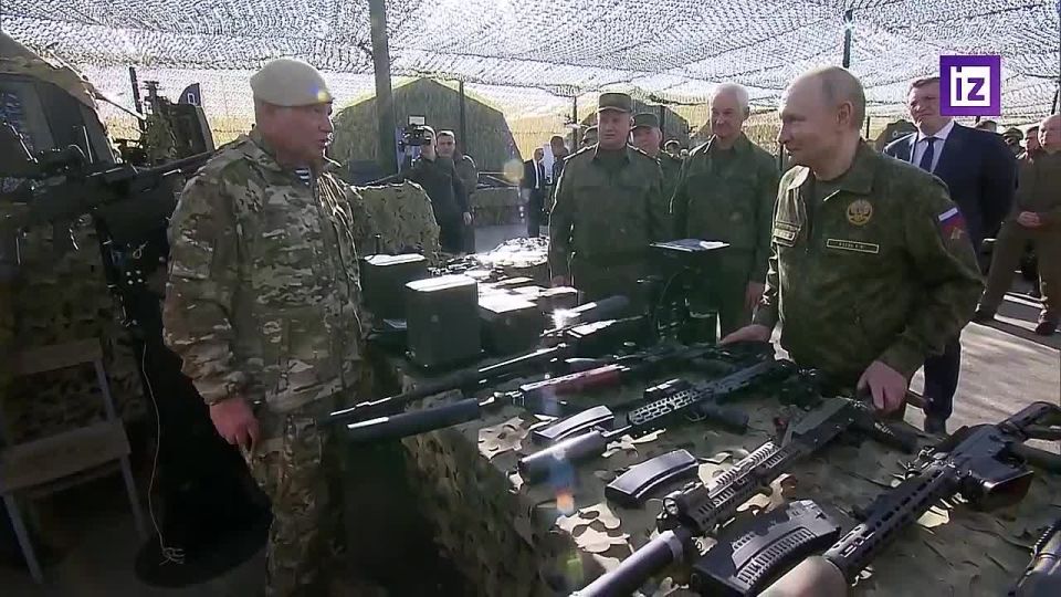 Владимир Путин осмотрел образцы вооружения, специальной и военной техники на нижегородском полигоне &quot;Мулино&quot;, где прошел основной этап учений &quot;Запад-2025&quot;