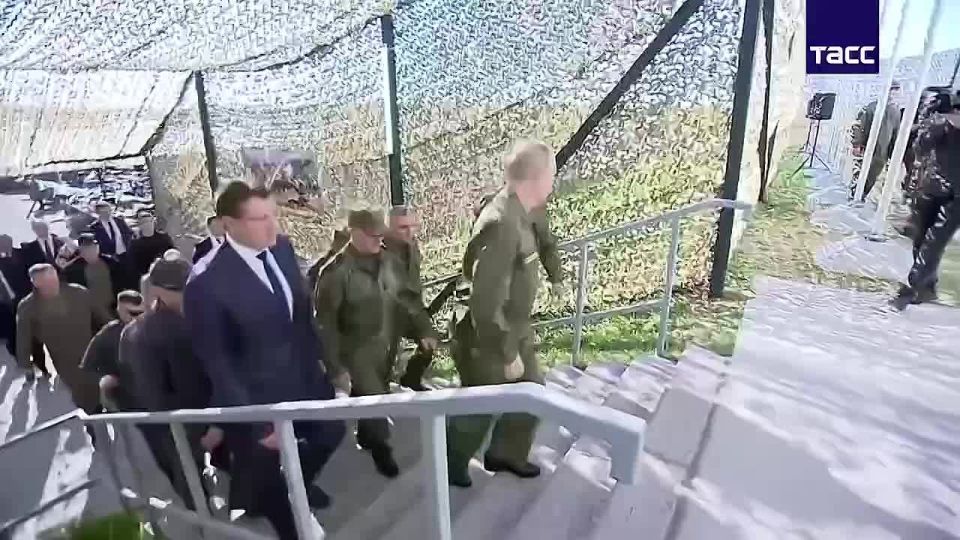 Президент России Владимир Путин в камуфляже на учениях &quot;Запад-2025&quot;
