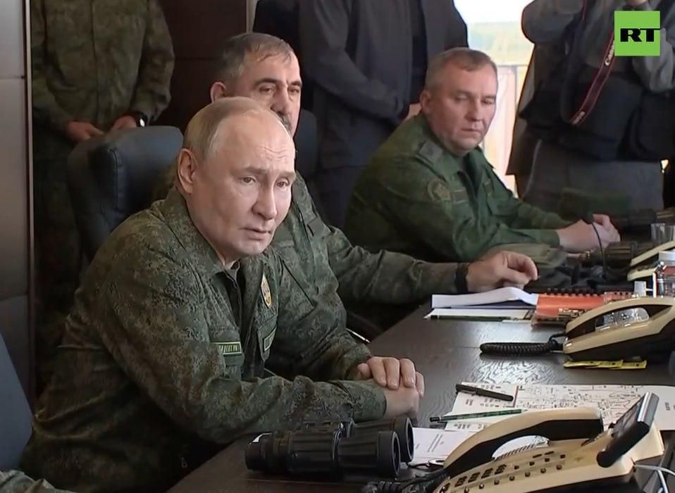 Путин в военной форме приехал на полигон «Мулино» в Нижегородской области