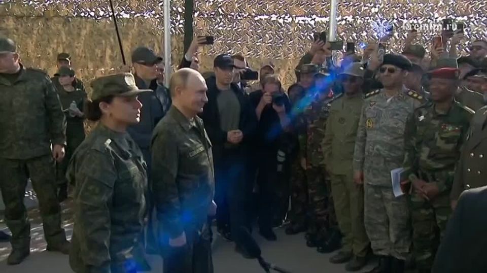 Президент России Владимир Путин на учениях &quot;Запад-2025&quot; в Мулино Нижегородской области
