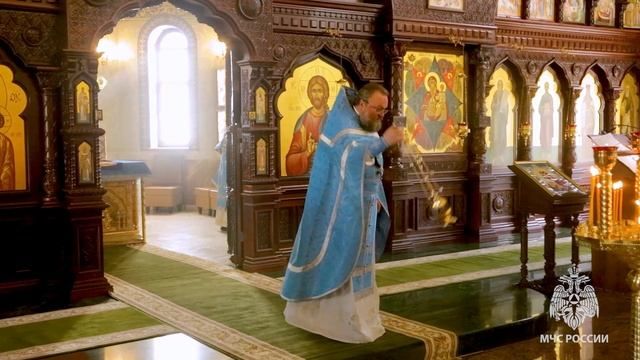 Торжественное богослужение в храме в честь иконы Божией Матери «Неопалимая Купина»