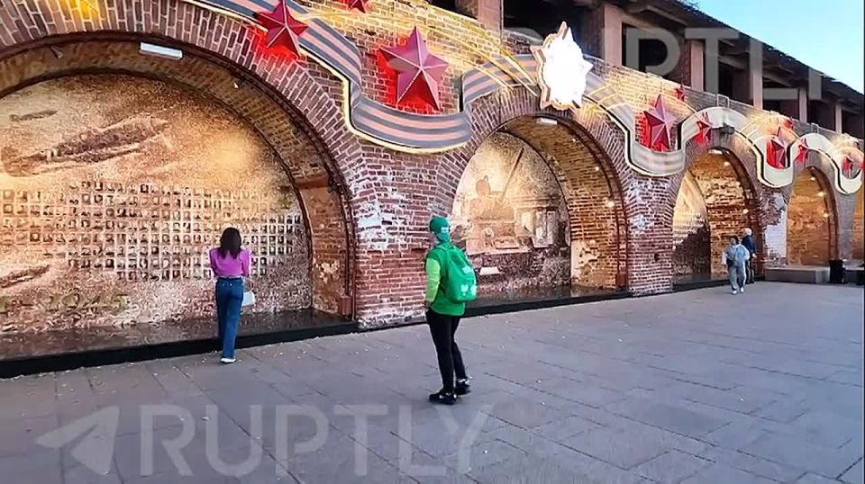 Нижний Новгород встречает Всемирный фестиваль молодежи — 2025: пока участники съезжаются, на площадке кипит жизнь — интерактивные зоны уже работают, а главная арена готовится к церемонии открытия