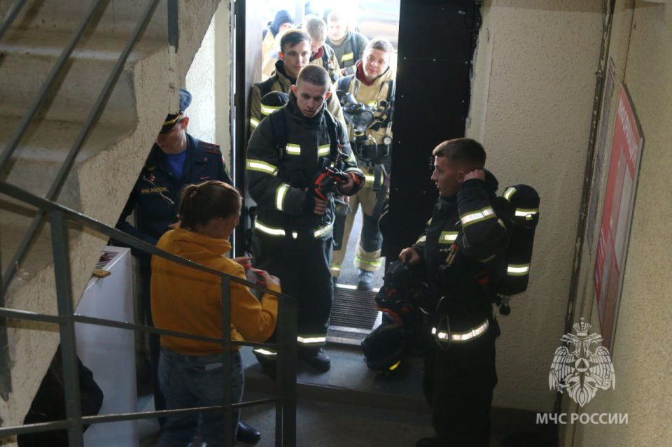 Покоренная вертикаль: пожарные Нижнего Новгорода штурмовали высотное здание