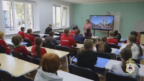 В Нижегородской области полицейские провели профориентационное мероприятие в детском центре