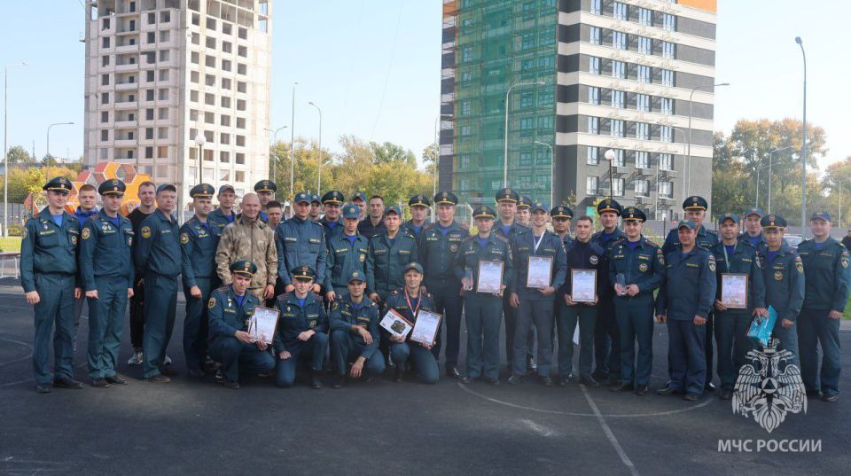 Покоренная вертикаль: пожарные Нижнего Новгорода штурмовали высотное здание