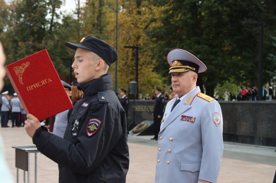 Руководители областного главка полиции приняли участие в церемонии приведения к Присяге курсантов Нижегородской академии МВД России
