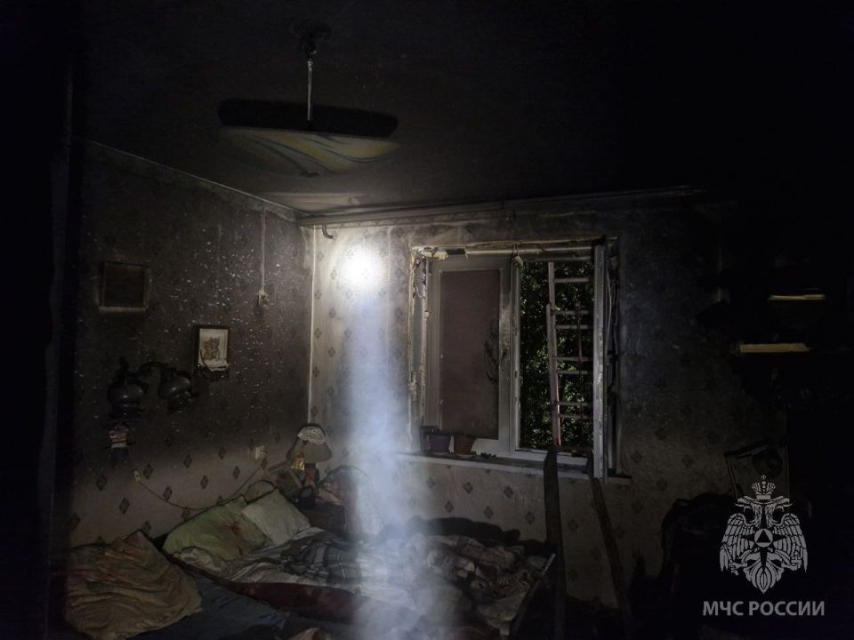 Осторожно, электрокамин. Возгорание в квартире на улице Горная в Нижнем Новгороде подразделения МЧС России ликвидировали на площади 3 квадратных метра