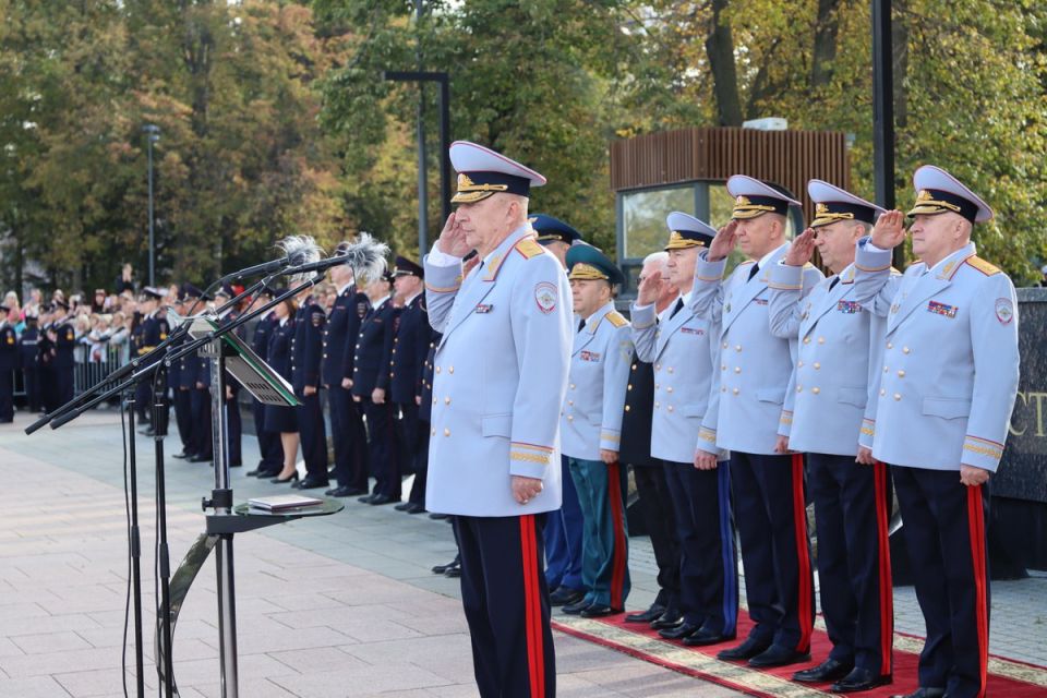 В Нижегородском кремле состоялась церемония приведения к Присяге курсантов Нижегородской академии МВД России