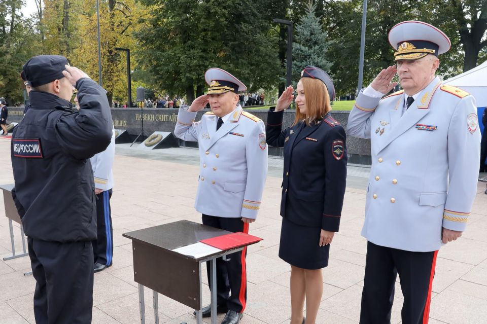В НИЖЕГОРОДСКОМ КРЕМЛЕ СОСТОЯЛАСЬ ЦЕРЕМОНИЯ ПРИВЕДЕНИЯ К ПРИСЯГЕ КУРСАНТОВ НИЖЕГОРОДСКОЙ АКАДЕМИИ МВД РОССИИ