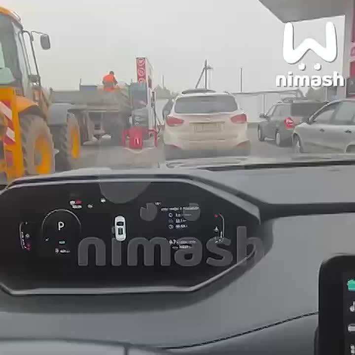 На заправках в Павлове тоннами скупают бензин