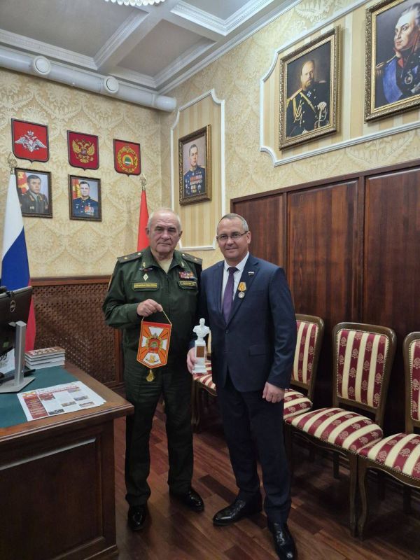В рабочем графике командировки в Благовещенск смог найти время, чтобы посетить свое родное военное училище