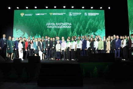 Руководитель Рослесхоза Иван Советников во время форума «Леса России» в Нижнем Новгороде принял участие в деловой игре, посвященной привлечению молодежи в лесное хозяйство