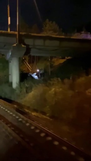 Машина вылетела с моста над железной дорогой в Выксе