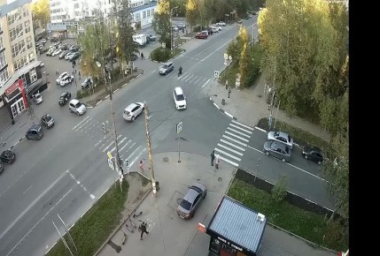 Жуткая авария в Арзамасе: легковушка сбила водителя скутера