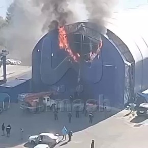 Пожар произошел в ангаре яхт-клуба на Южном бульваре в Нижнем Новгороде